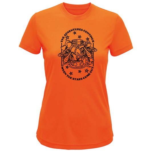 When the Stars Come Out Women’s T-Shirt – Adventure Camping Graphic Tee